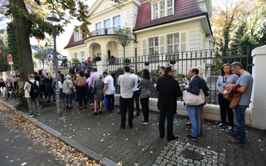 Październik 2019 r., kolejka do głosowania w komisji wyborczej w ambasadzie RP w Berlinie