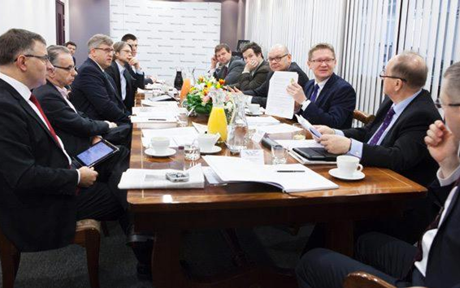 Bankowcy przyznają, że uwolnienie kursu franka to lekcja, z  której należy wyciągnąć wnioski, i zgła