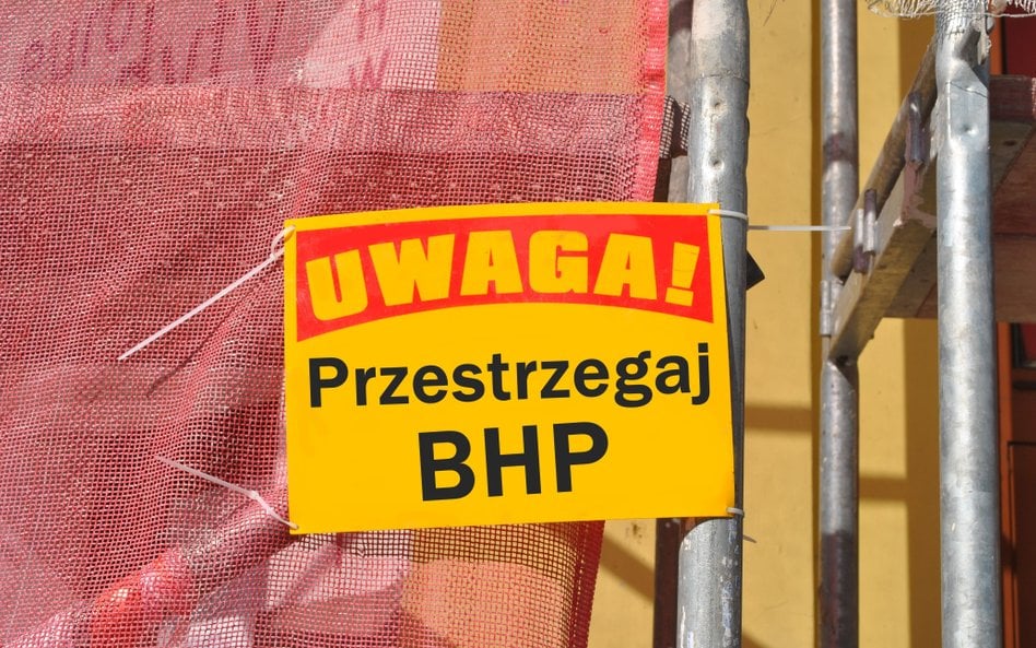 Bezpieczeństwo pracy w Polsce stopniowo się poprawia – przynajmniej jeśli mierzyć je liczbą osób pob