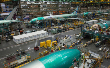 Boeing montuje swoje maszyny w ogronych zakładach w pobliżu Seatle na zachodnim wybrzeżu USA
