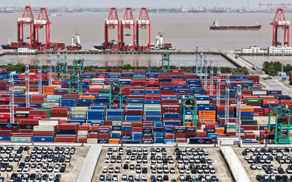 Chiny: Ponad 1 bln dolarów nadwyżki