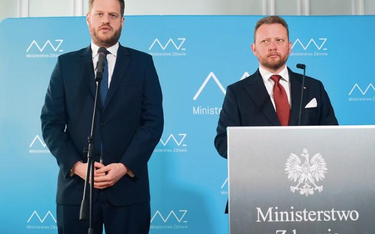 Minister Łukasz Szumowski i Wiceminister Janusz Cieszyński twierdzą, że w sprawie respiratorów powie