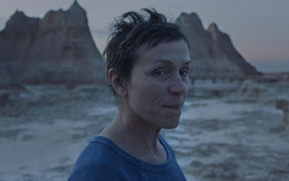 Frances McDorman w nagrodzonym Złotym Lwem filmie „Nomadland”