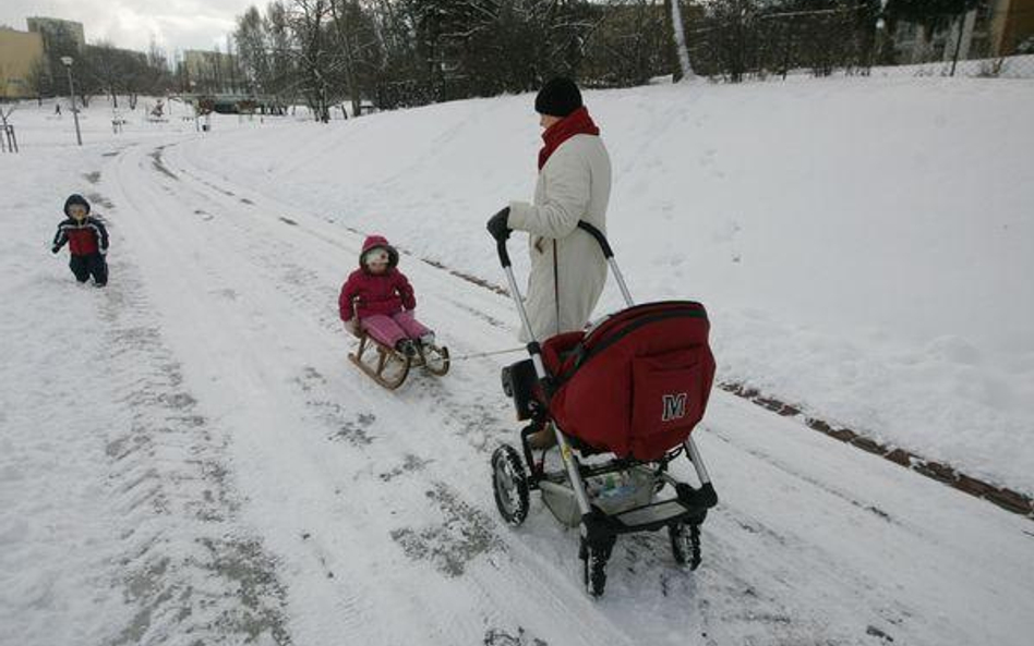 Czy w trakcie rozwodu mogę się rozliczyć jako samotna matka