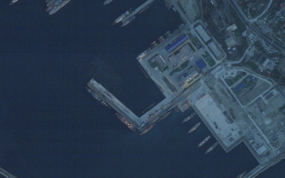 Zdjęcie satelitarne zaatakowanego portu w Noworosyjsku