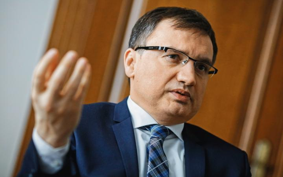 Kierowana przez Zbigniewa Ziobrę (z lewej) Prokuratura Krajowa przyjrzy się sprawie GetBacku, któreg