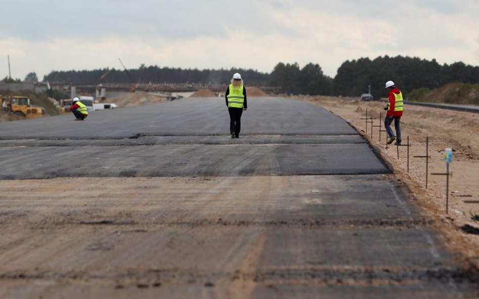 Dzisiaj pierwsze samochody wjadą na A2