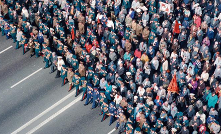 Moskwa, maj 1995 r. Manifestacja kombatantów z okazji 50 rocznicy zwycięstwa w II wojnie światowej