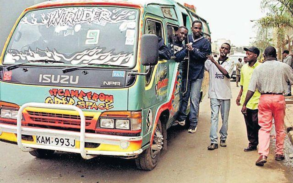 Matatu to nie tylko najpopularniejszy środek transportu, ale też muzyczne minirozgłośnie – jadą i gr