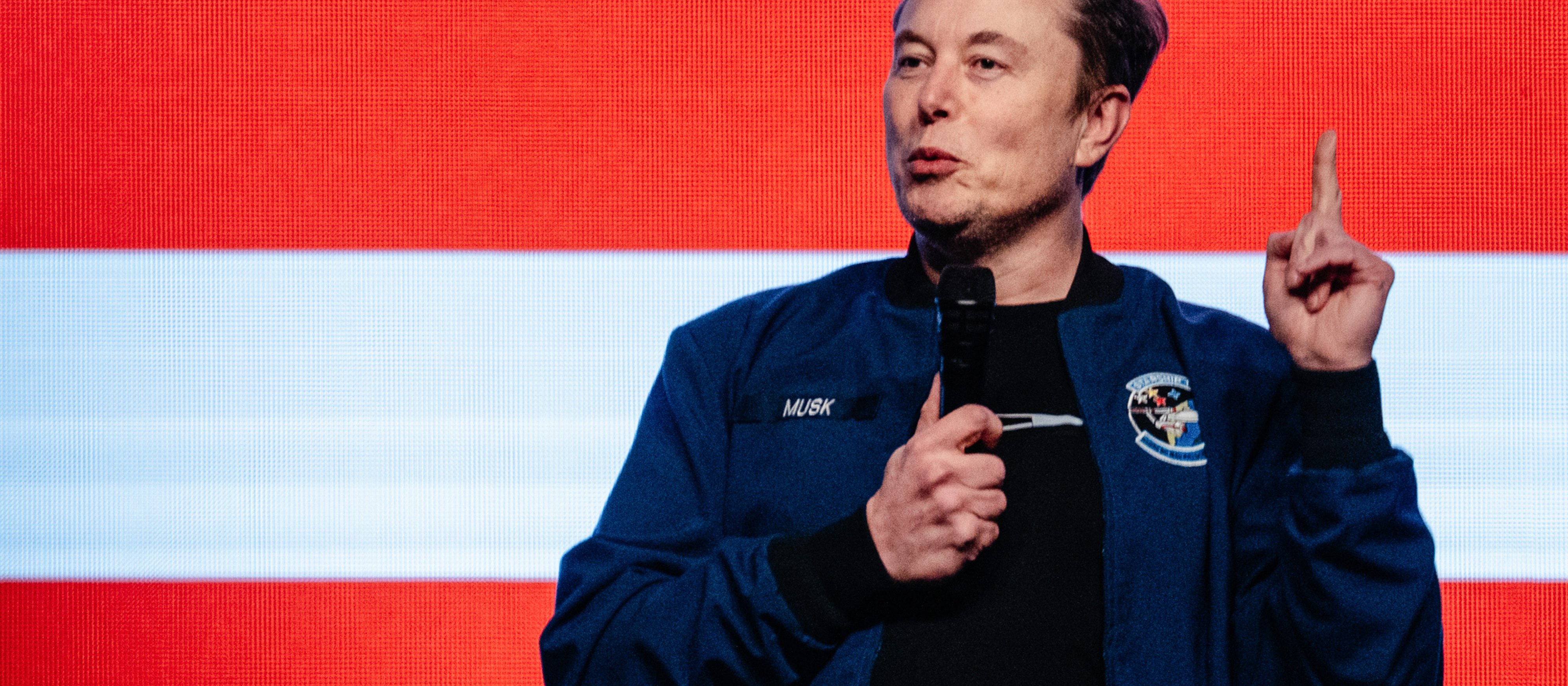 Szał zakupów. Elon Musk mógł sprzedać akcje SpaceX sporo drożej