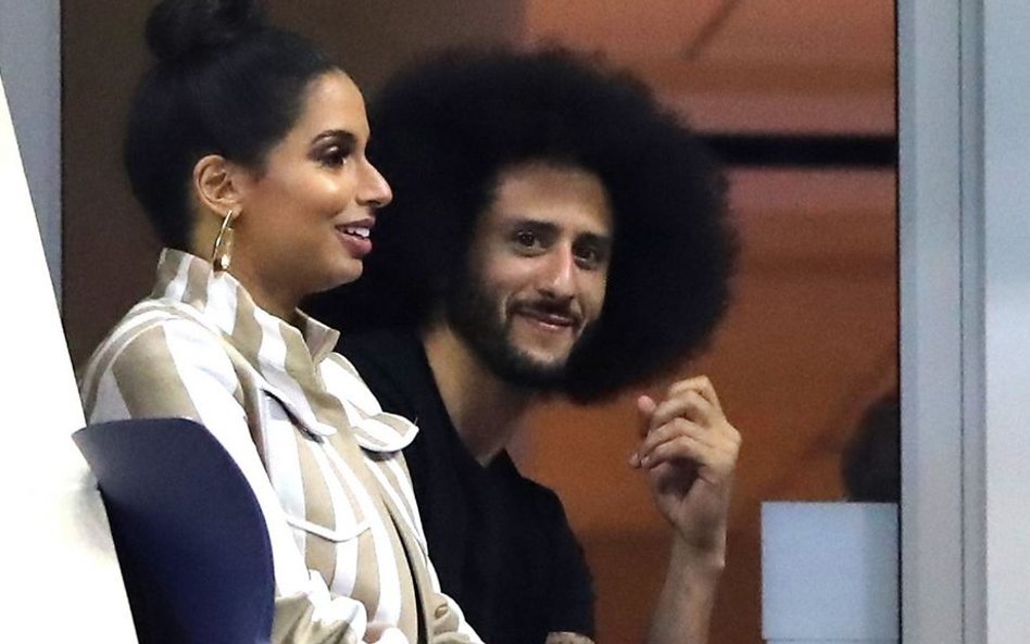 Colin Kaepernick na trybunach w czasie tenisowego turnieju US Open