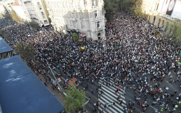 Węgry: Tysiące ludzi na demonstracji przeciwko Orbanowi