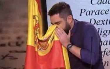 Hiszpania: Komik wysmarkał nos we flagę. Stanął przed sądem