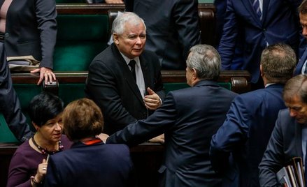 Sondaż: Potężny spadek notowań Zjednoczonej Prawicy