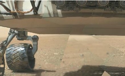 Czy głęboko pod kołami Curiosity może kryć się żywy świat? Amerykański łazik przesłał nam na razie s