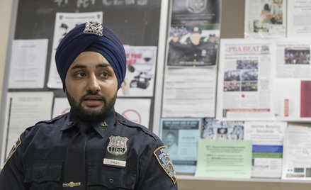 Policjanci w USA mogą nosić turbany. W Niemczech to nowość.