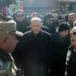 Erdogan w czasie wizyty na terenach dotkniętych skutkami trzęsienia ziemi