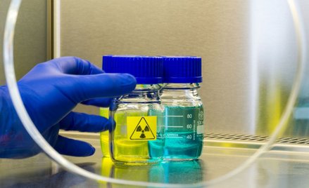 Malezja: Gdzie jest radioaktywna substancja? "Urządzenie mogło wypaść z pojazdu"