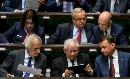 Jarosław Kaczyński przekonał większość posłów PiS do odrzucenia kontrowersyjnego projektu antyaborcy