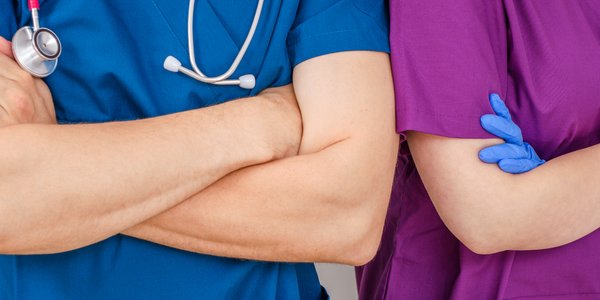 Młodych lekarzy czekają zmiany. Czy to powrót nepotyzmu, czy wsparcie małych ośrodków?