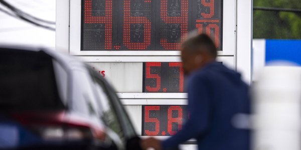 Trump żąda obniżki cen benzyny: stacje mają sprzedawać poniżej 3 dolarów