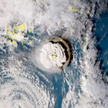 Wybuch wulkanu Hunga Tonga Hunga Ha’apa na zdjęciu z japońskiego satelity