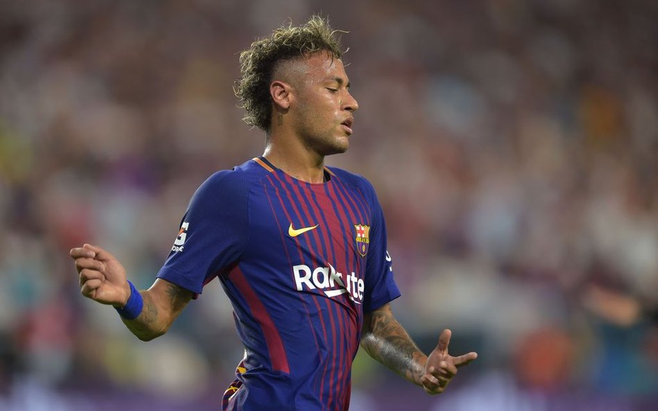 Oficjalnie: Neymar przechodzi z Barcelony do PSG za 222 mln euro