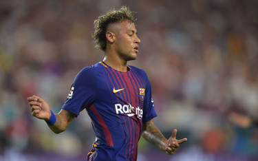 Oficjalnie: Neymar przechodzi z Barcelony do PSG za 222 mln euro