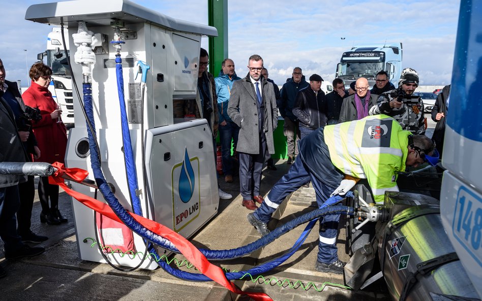 Sankcje uderzyły rykoszetem w stacje LNG dla ciężarówek i ich właścicieli