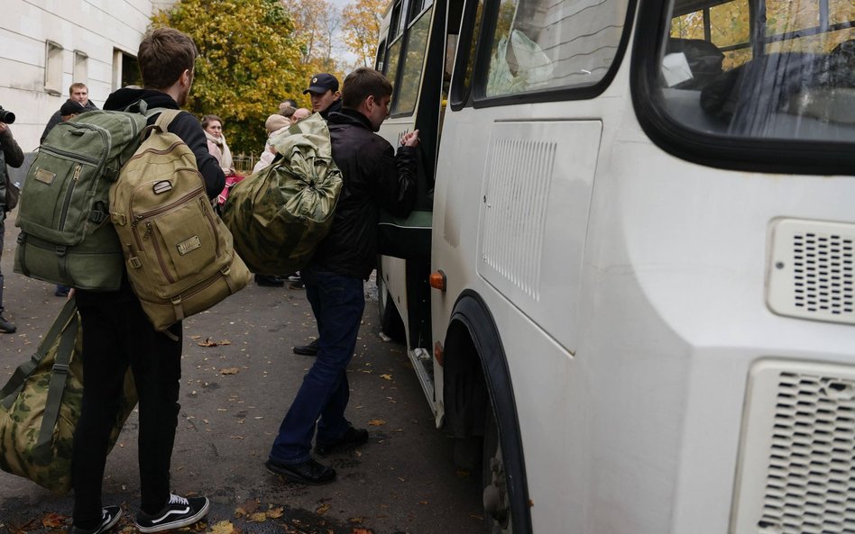 Andriej Guruliew nie podał dokładnej liczby zmobilizowanych odesłanych do domu z powodu alkoholizmu