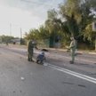 Śledczy badający miejsce eksplozji samochodu Darii Duginy
