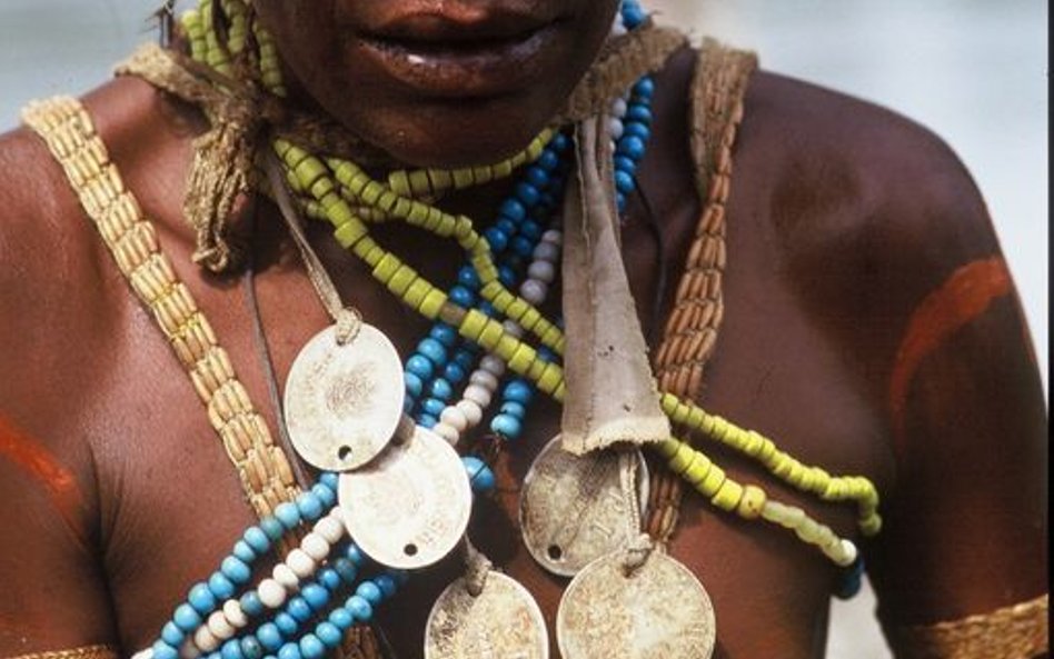 Nad rzeką Mamberamo. Tutejsze plemiona żyją na granicy animizmu i chrześcijaństwa