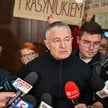 Władysław Frasyniukna korytarzu Sądu Okręgowego we Wrocławiu