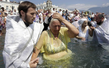 Prawosławny chrzest w krymskiej Jałcie w okrągłą rocznicę śmierci św. Włodzimierza