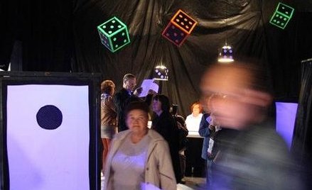 Głosowanie: były alarmy bombowe i łamanie ciszy wyborczej