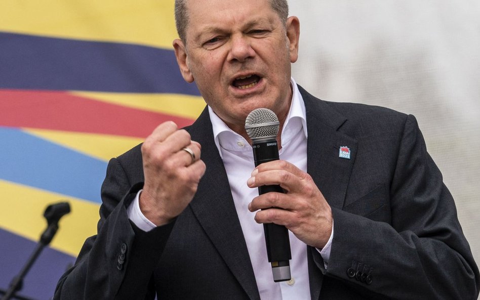 Scholz:  Ukraina nie może ostrzeliwać Rosji bronią dostarczoną przez Niemcy