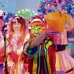 Japoński zespół Miss Revolutionary Idol Berserker w „Noise and Darkness” obnaży kulturę konsumpcyjną
