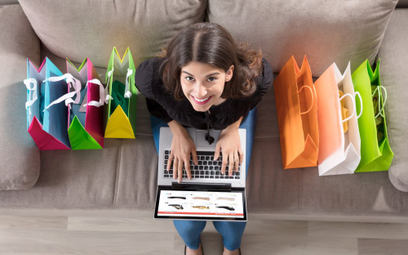 Jak zrobić zakupy w internecie nie płacąc za nie od razu
