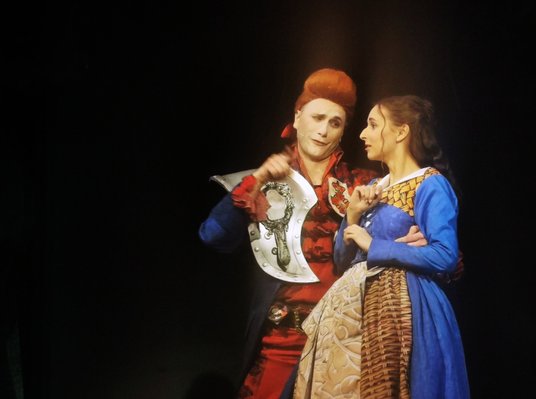 Urszula Laudańska (Bell)  i  Jakub Rajman (Gaston) - oboje jako II obsada.