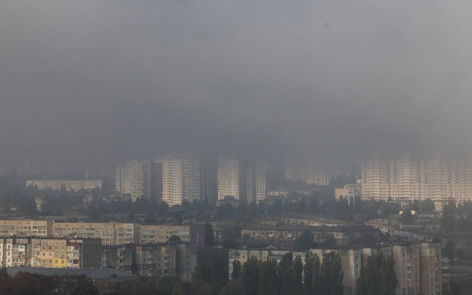 Dym nad Kijowem po rosyjskim ataku z powietrza