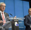 Przewodniczący Komisji Europejskiej Jean-Claude Juncker i przewodniczący Rady Europejskiej Donald Tu