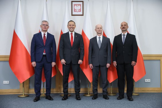 Desygnowany na szefa BBN Sławomir Cenckiewicz, prezydent elekt Karol Nawrockim oraz desygnowani za z