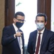 Premier Mateusz Morawiecki i lider OdNowy Marcin Ociepa w Sejmie
