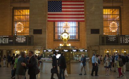 Amerykańskie rodziny zaliczane do klasy średniej wciąż żyją na granicy bezpieczeństwa finansowego.
