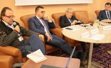 Jak wytłumaczyć Polakom, że górnictwu trzeba pomagać, a jednocześnie wypłacać górnikom deputaty i cz