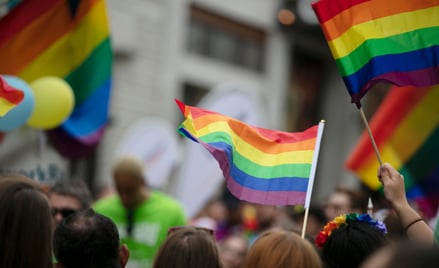 Ile osób LGBT+ jest w Polsce? Dane mogą zaskoczyć