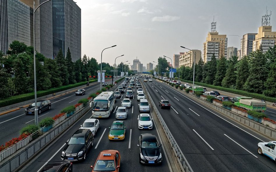 Chiny: Autobus zmienił pas. Zginęło 36 osób