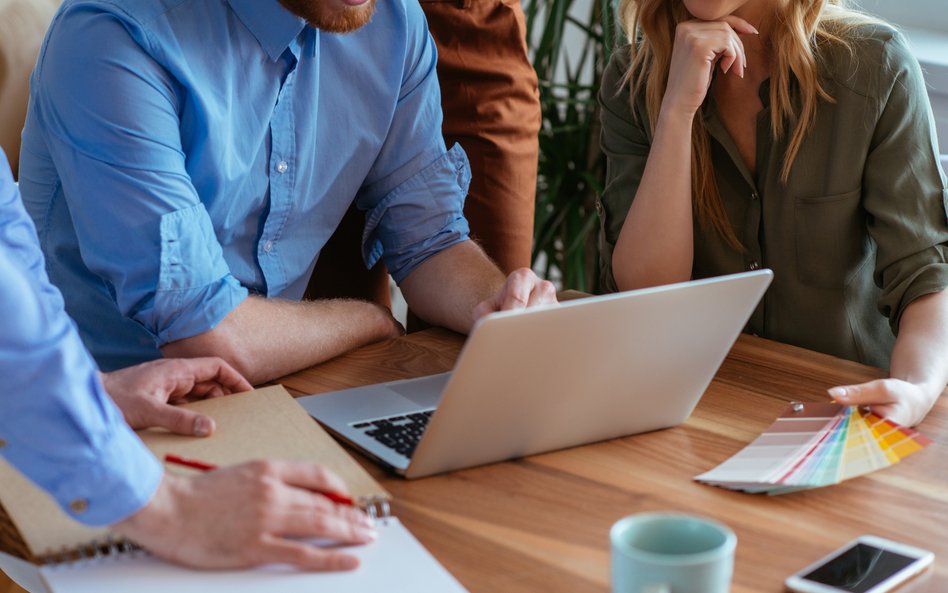 Polscy szefowie pod presją niepewności i spadającej motywacji