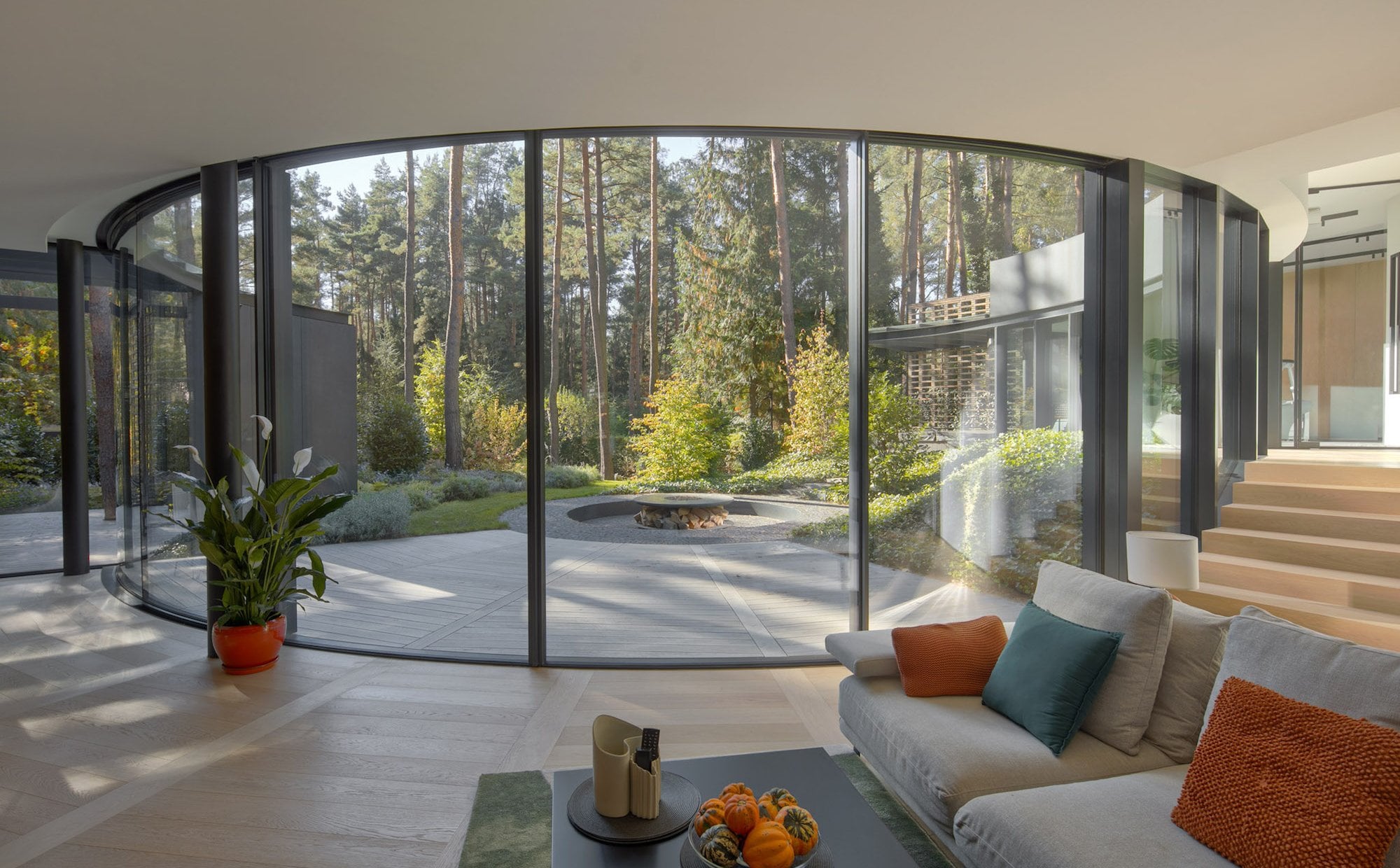 Dom z własną polaną w sosnowym lesie. Luksusowa oaza spokoju pod Warszawą