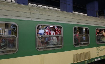 Kamieniami w pociąg. O krok od tragedii